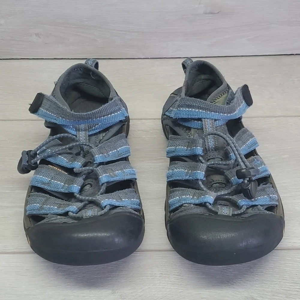 Keen Boys Kids Outdoor Sandals Fisherman Hiking Shoes sz 4